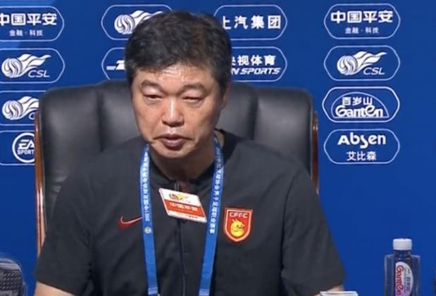  柏林联合绝平斯图加特保留争四希望  